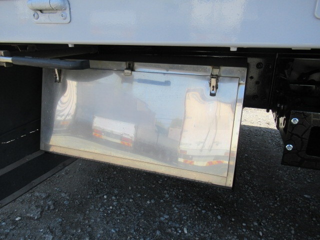 三菱ふそうスーパーグレートパネルウイング大型（10t）[写真22]