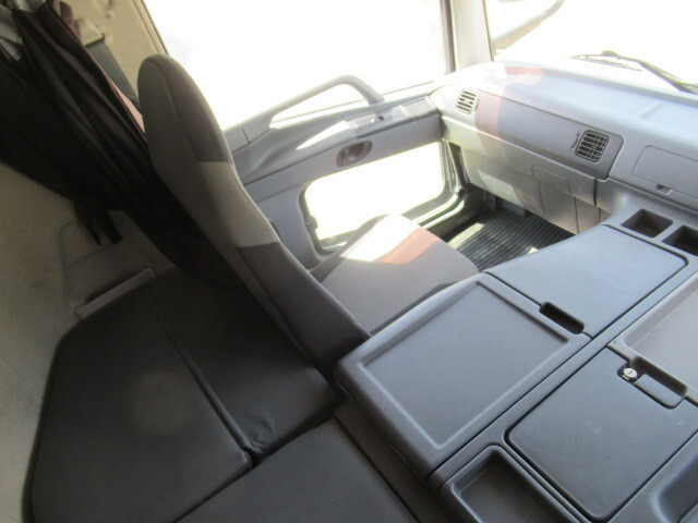 三菱ふそうスーパーグレートパネルウイング大型（10t）[写真31]