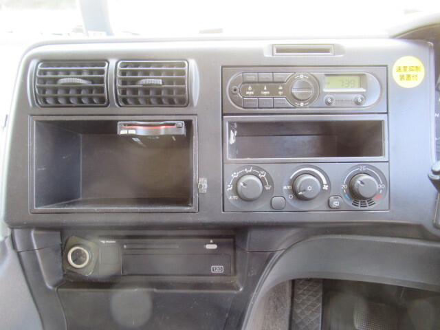 三菱ふそうスーパーグレートパネルウイング大型（10t）[写真36]