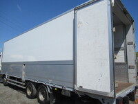 三菱ふそうスーパーグレートパネルウイング大型（10t）[写真10]