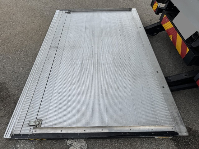 日野レンジャーアルミウイング中型（4t）[写真10]