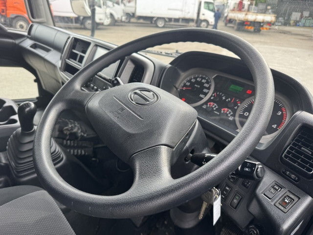 日野レンジャーアルミウイング中型（4t）[写真24]