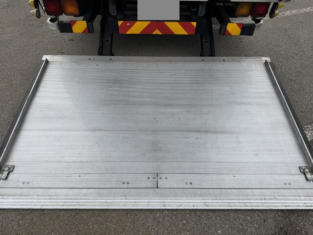 日野レンジャーアルミウイング中型（4t）[写真09]