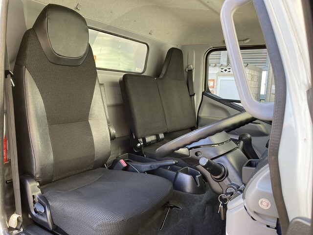 三菱ふそうキャンターアルミバン小型（2t・3t）[写真14]