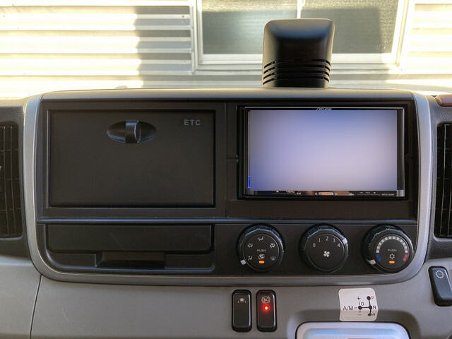 三菱ふそうキャンターアルミバン小型（2t・3t）[写真16]