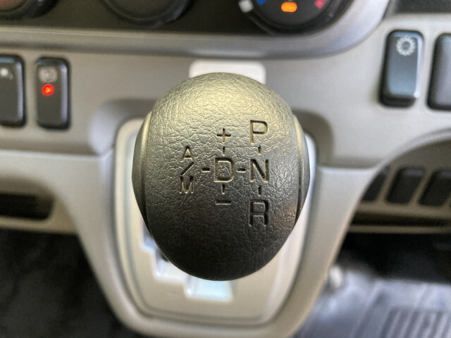 三菱ふそうキャンターアルミバン小型（2t・3t）[写真17]