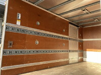 三菱ふそうキャンターアルミバン小型（2t・3t）[写真22]