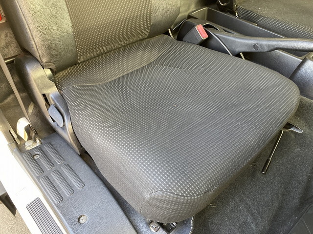 三菱ふそうキャンターアルミバン小型（2t・3t）[写真31]