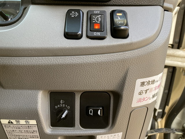 三菱ふそうキャンターアルミバン小型（2t・3t）[写真32]