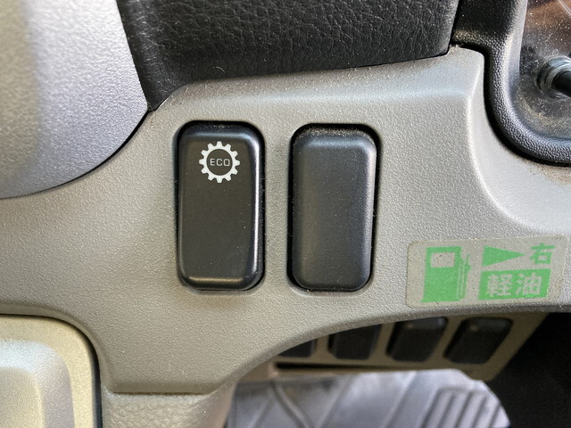 三菱ふそうキャンターアルミバン小型（2t・3t）[写真33]