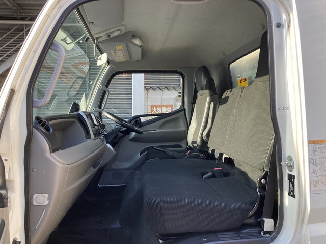 三菱ふそうキャンターアルミバン小型（2t・3t）[写真36]