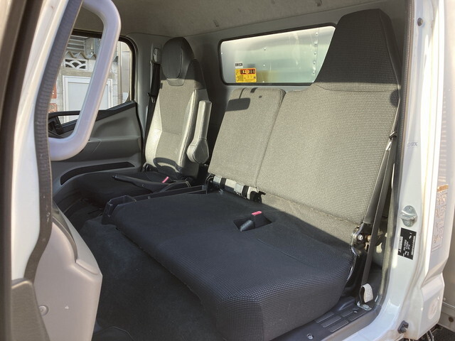 三菱ふそうキャンターアルミバン小型（2t・3t）[写真37]