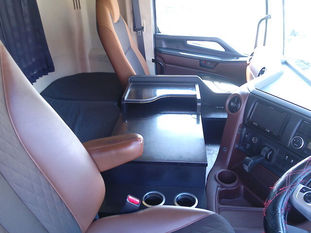 日野プロフィアトレーラーヘッド（トラクターヘッド）大型（10t）[写真18]