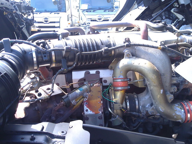 日野プロフィアトレーラーヘッド（トラクターヘッド）大型（10t）[写真33]