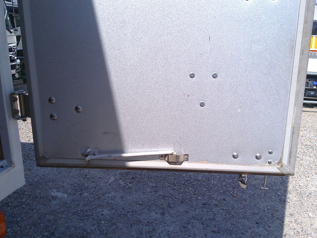 日野デュトロアルミバン小型（2t・3t）[写真19]