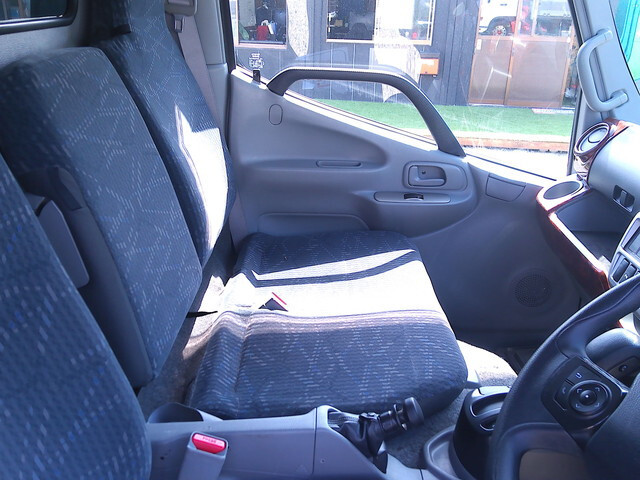 日野デュトロアルミバン小型（2t・3t）[写真24]