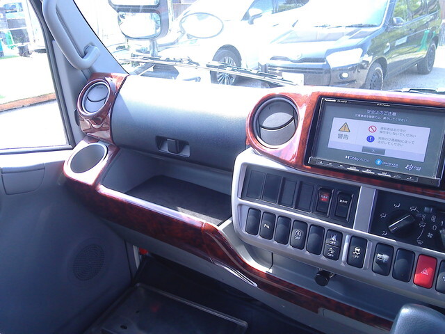 日野デュトロアルミバン小型（2t・3t）[写真27]