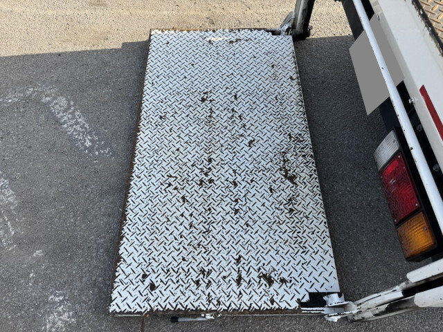 いすゞエルフ平ボディ小型（2t・3t）[写真10]