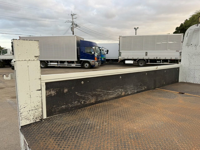 いすゞエルフ平ボディ小型（2t・3t）[写真12]