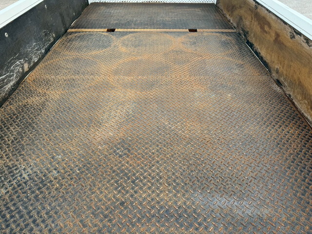 いすゞエルフ平ボディ小型（2t・3t）[写真14]