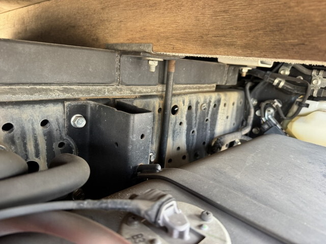 いすゞエルフ平ボディ小型（2t・3t）[写真16]