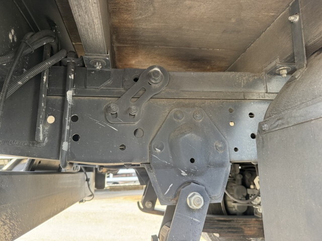 いすゞエルフ平ボディ小型（2t・3t）[写真18]