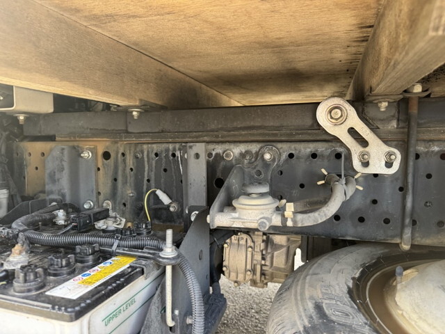 いすゞエルフ平ボディ小型（2t・3t）[写真20]