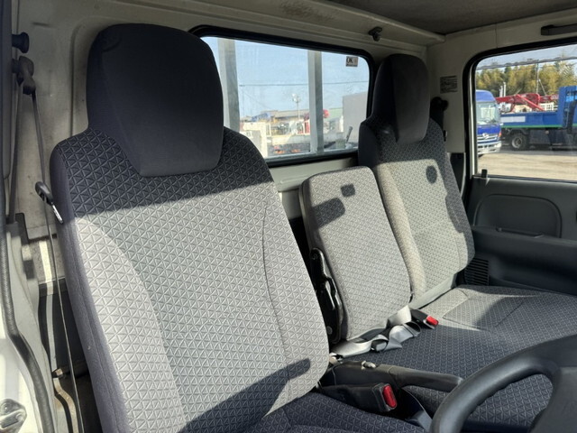 いすゞエルフ平ボディ小型（2t・3t）[写真23]