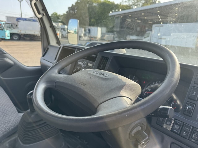 いすゞエルフ平ボディ小型（2t・3t）[写真25]