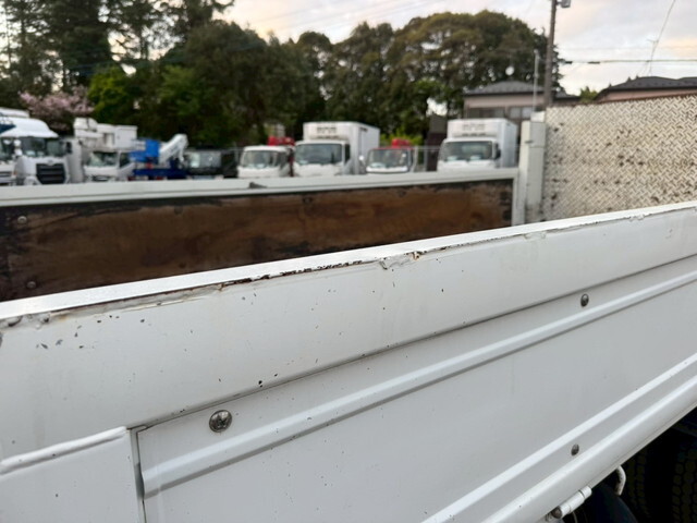 いすゞエルフ平ボディ小型（2t・3t）[写真05]