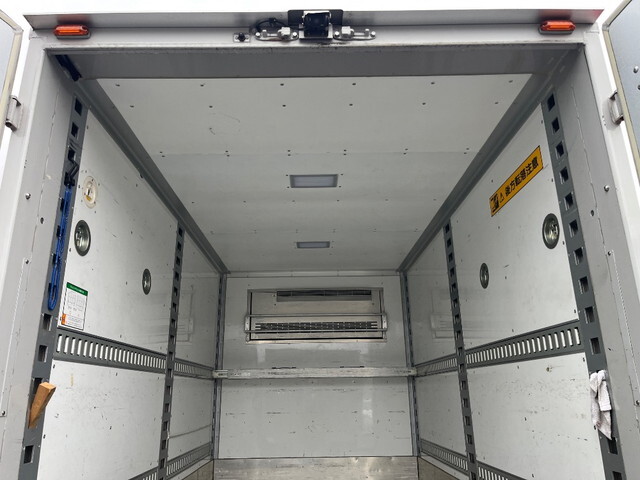 三菱ふそうキャンター冷凍車（冷蔵車）小型（2t・3t）[写真10]