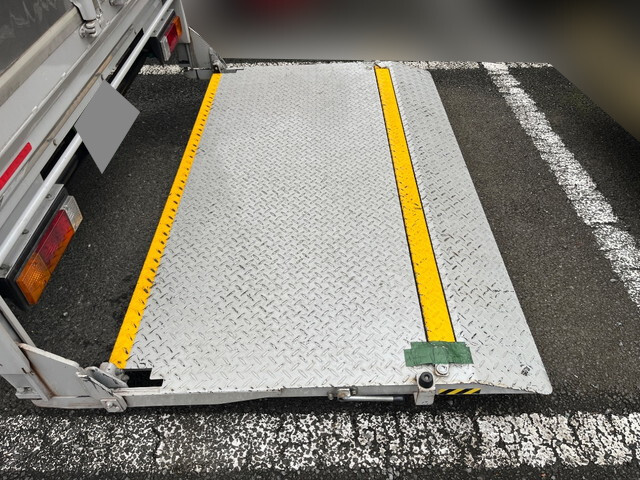 三菱ふそうキャンター冷凍車（冷蔵車）小型（2t・3t）[写真17]