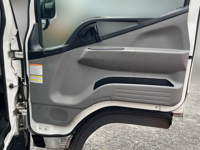 三菱ふそうキャンター冷凍車（冷蔵車）小型（2t・3t）[写真27]