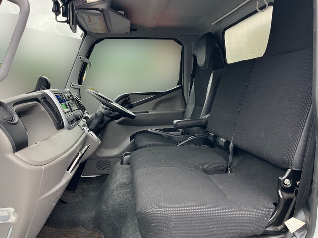 三菱ふそうキャンター冷凍車（冷蔵車）小型（2t・3t）[写真28]