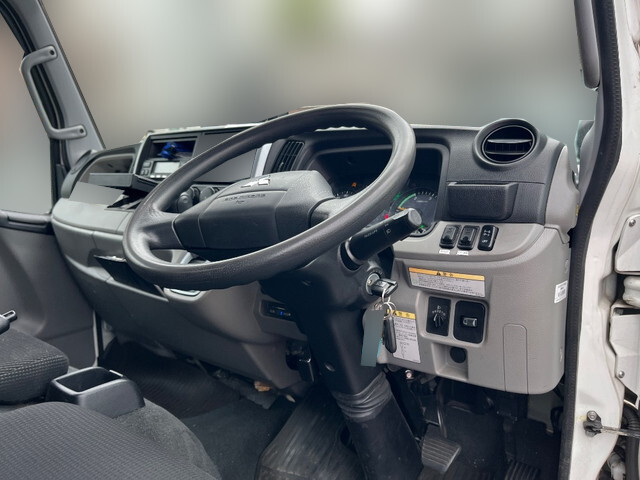 三菱ふそうキャンター冷凍車（冷蔵車）小型（2t・3t）[写真31]