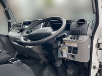 三菱ふそうキャンター冷凍車（冷蔵車）小型（2t・3t）[写真32]