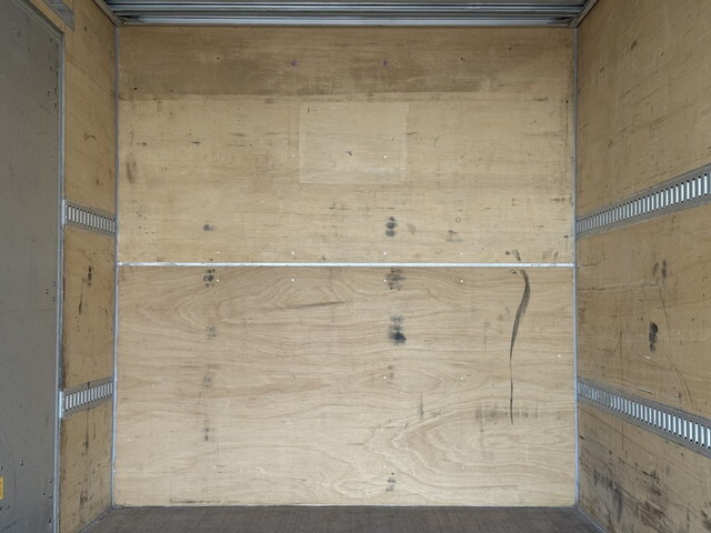 いすゞエルフアルミバン小型（2t・3t）[写真13]