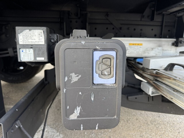 いすゞエルフアルミバン小型（2t・3t）[写真15]