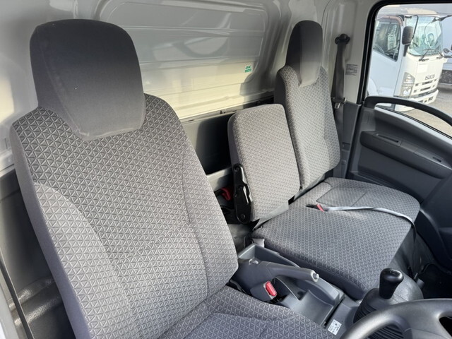 いすゞエルフアルミバン小型（2t・3t）[写真20]