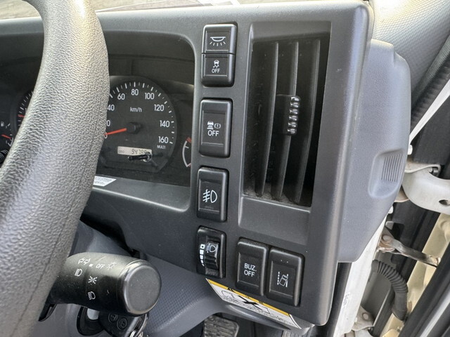 いすゞエルフアルミバン小型（2t・3t）[写真25]