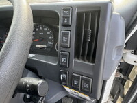 いすゞエルフアルミバン小型（2t・3t）[写真26]