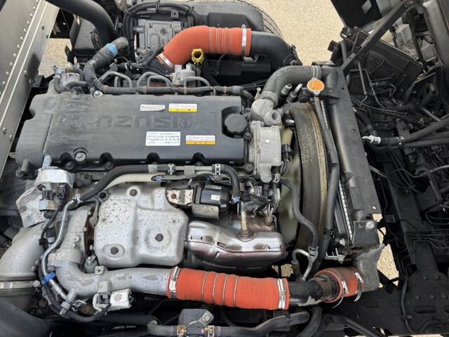 いすゞエルフアルミバン小型（2t・3t）[写真35]