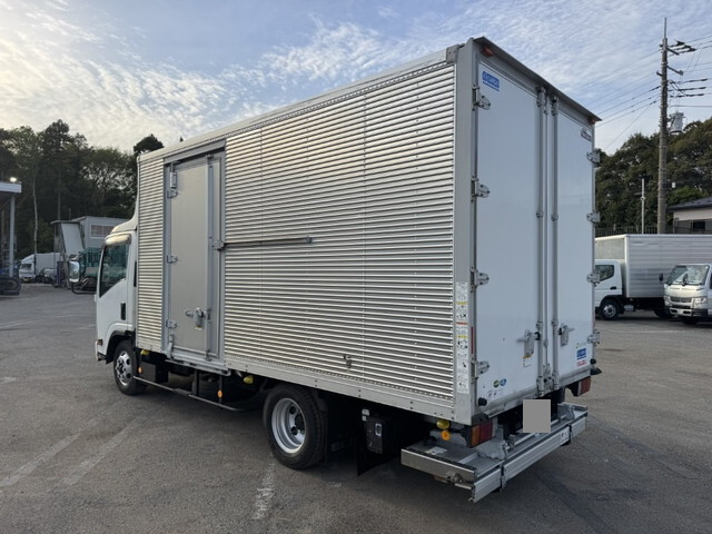 いすゞエルフアルミバン小型（2t・3t）[写真04]