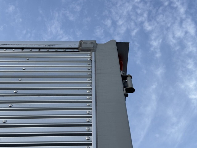 いすゞエルフアルミバン小型（2t・3t）[写真40]