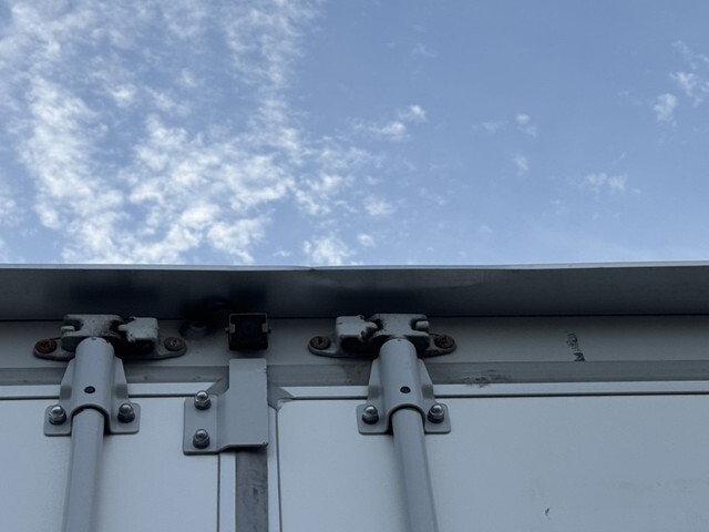 いすゞエルフアルミバン小型（2t・3t）[写真05]