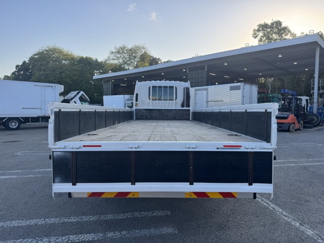 いすゞフォワード平ボディ中型（4t）[写真10]