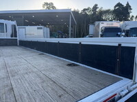 いすゞフォワード平ボディ中型（4t）[写真13]