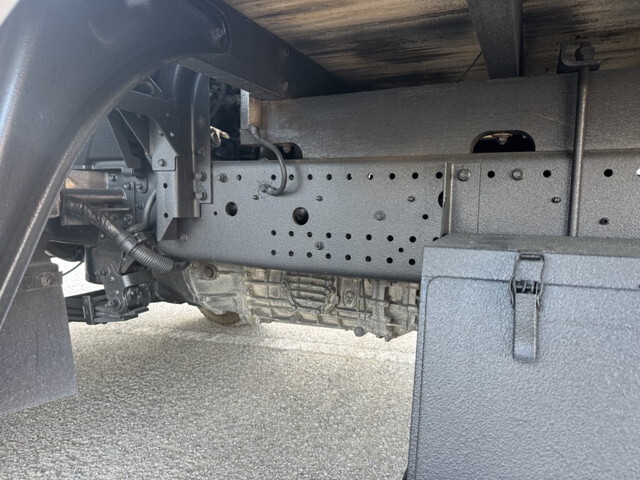 いすゞフォワード平ボディ中型（4t）[写真14]