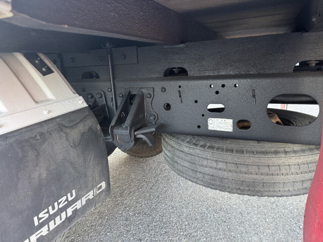 いすゞフォワード平ボディ中型（4t）[写真16]