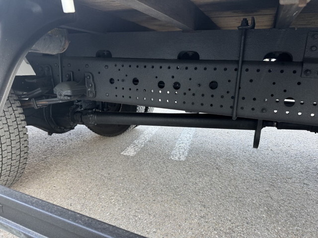 いすゞフォワード平ボディ中型（4t）[写真18]